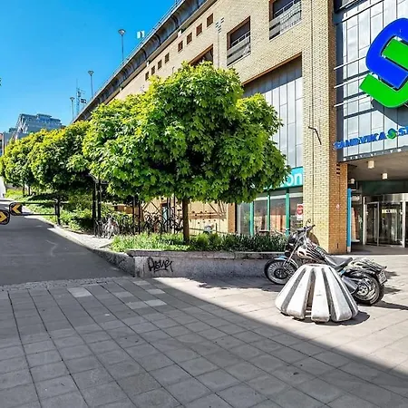 Spacious 3 Bedroom Next To Thon Hotel, Storsenter Shopping, And 15 Minutes To Oslo *