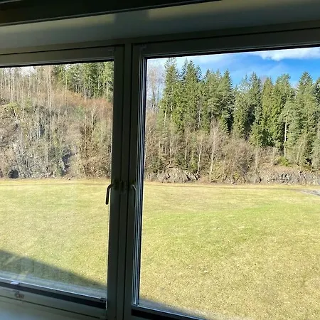 Spacious 3 Bedroom Next To Thon Hotel, Storsenter Shopping, And 15 Minutes To Oslo