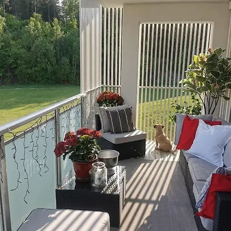 Apartment Spacious 3 Bedroom Next To Thon Hotel, Storsenter Shopping, And 15 Minutes To Oslo *