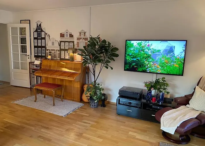Spacious 3 Bedroom Next To Thon Hotel, Storsenter Shopping, And 15 Minutes To Oslo
