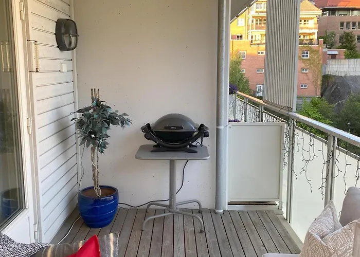 Spacious 3 Bedroom Next To Thon Hotel, Storsenter Shopping, And 15 Minutes To Oslo 公寓 *