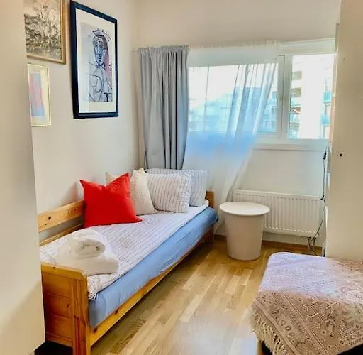 Spacious 3 Bedroom Next To Thon Hotel, Storsenter Shopping, And 15 Minutes To Oslo Appartement