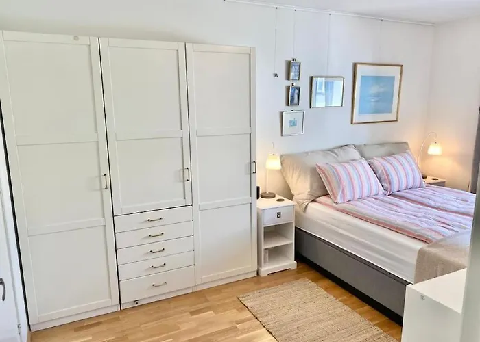 Spacious 3 Bedroom Next To Thon Hotel, Storsenter Shopping, And 15 Minutes To Oslo