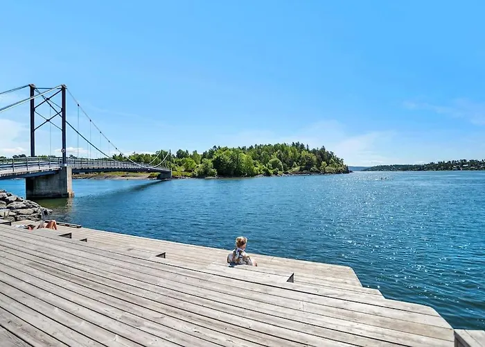 Spacious 3 Bedroom Next To Thon Hotel, Storsenter Shopping, And 15 Minutes To Oslo * Sandvika (Baerum)