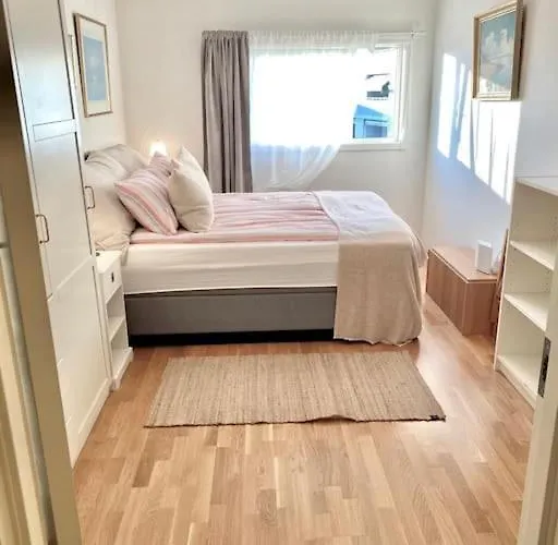 Spacious 3 Bedroom Next To Thon Hotel, Storsenter Shopping, And 15 Minutes To Oslo * 桑维卡