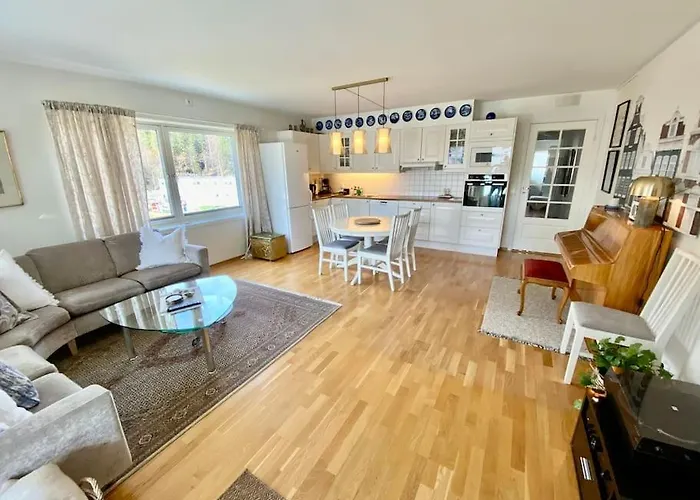 Spacious 3 Bedroom Next To Thon Hotel, Storsenter Shopping, And 15 Minutes To Oslo 桑维卡