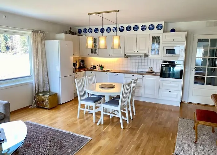 Spacious 3 Bedroom Next To Thon Hotel, Storsenter Shopping, And 15 Minutes To Oslo Appartement *