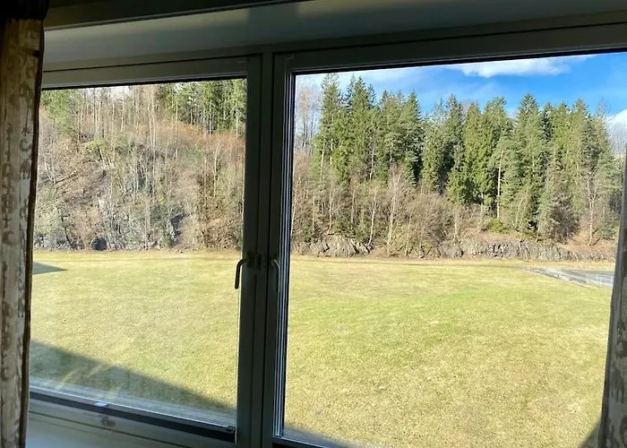 Spacious 3 Bedroom Next To Thon Hotel, Storsenter Shopping, And 15 Minutes To Oslo