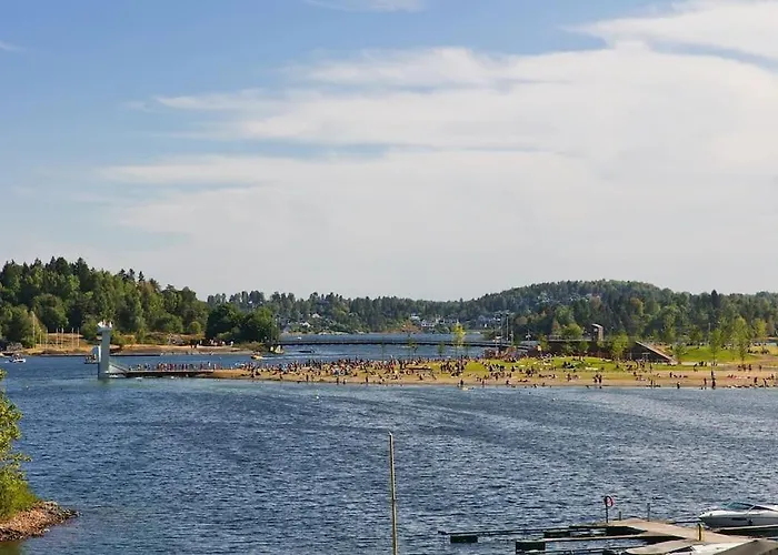 Spacious 3 Bedroom Next To Thon Hotel, Storsenter Shopping, And 15 Minutes To Oslo